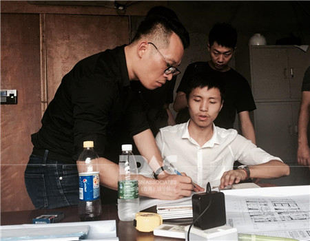 半年的時間，世界上發(fā)生了什么？